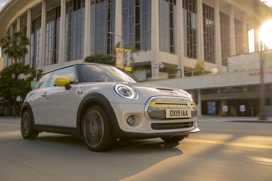  Mini Cooper SE (F56) 2019 года  (WW) (фото 16 из 132)